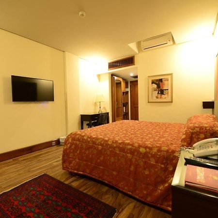 Regency Inn Hotel Lahore Exterior foto