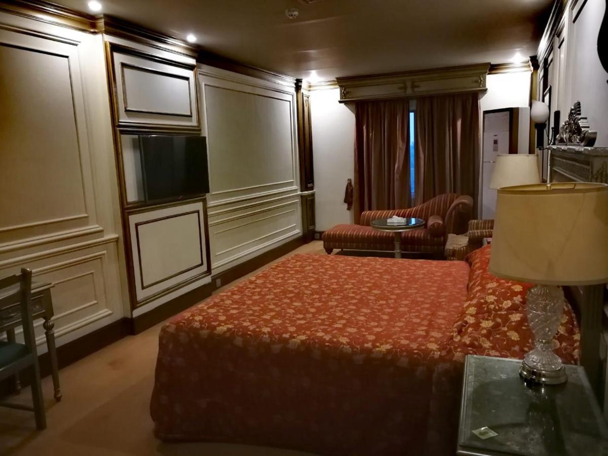 Regency Inn Hotel Lahore Exterior foto