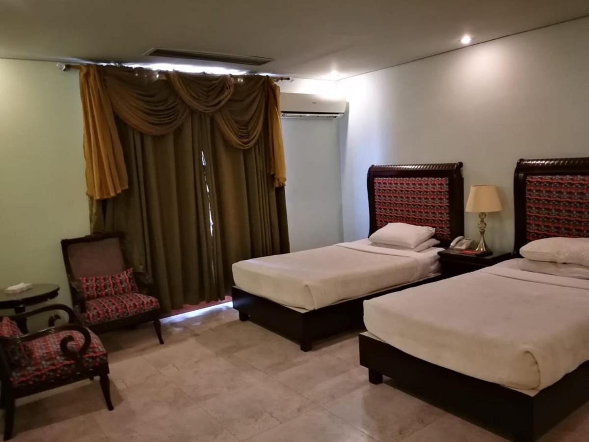 Regency Inn Hotel Lahore Exterior foto
