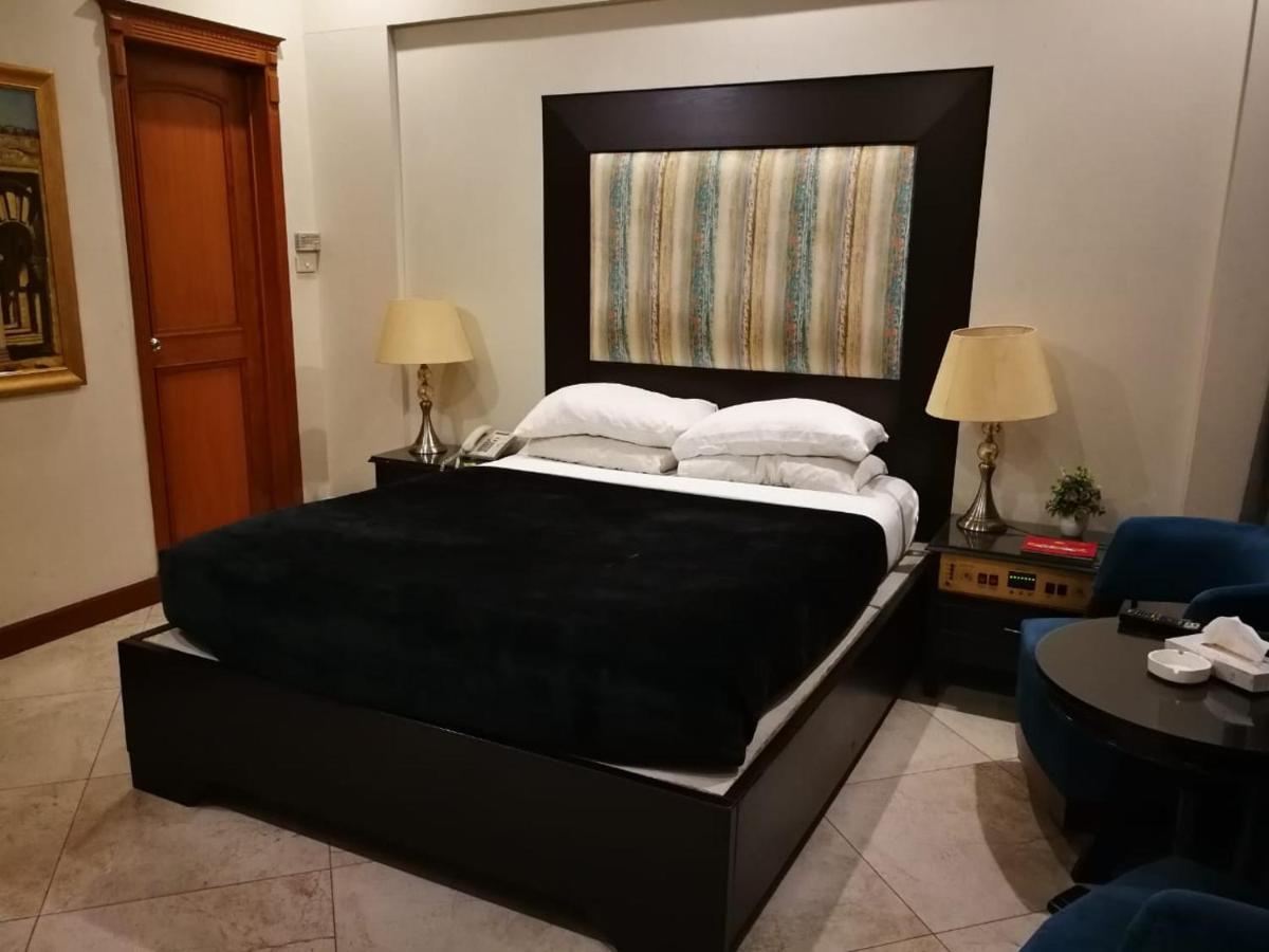 Regency Inn Hotel Lahore Exterior foto