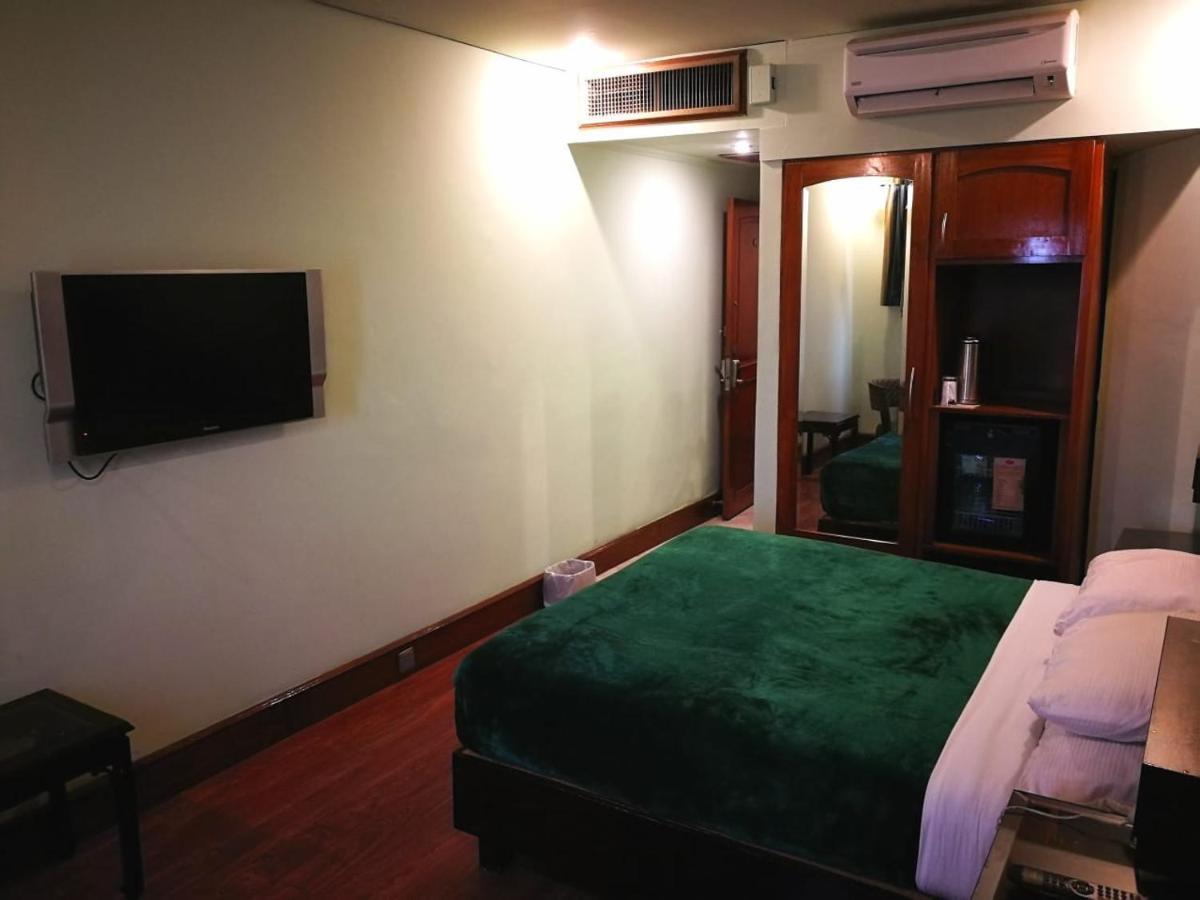 Regency Inn Hotel Lahore Exterior foto