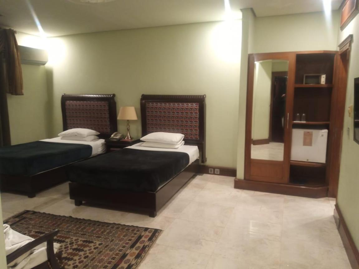 Regency Inn Hotel Lahore Exterior foto