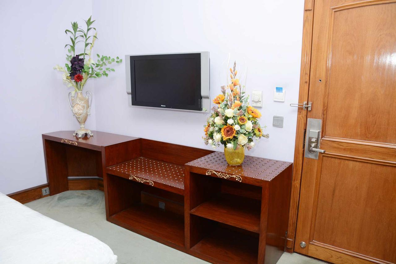 Regency Inn Hotel Lahore Exterior foto