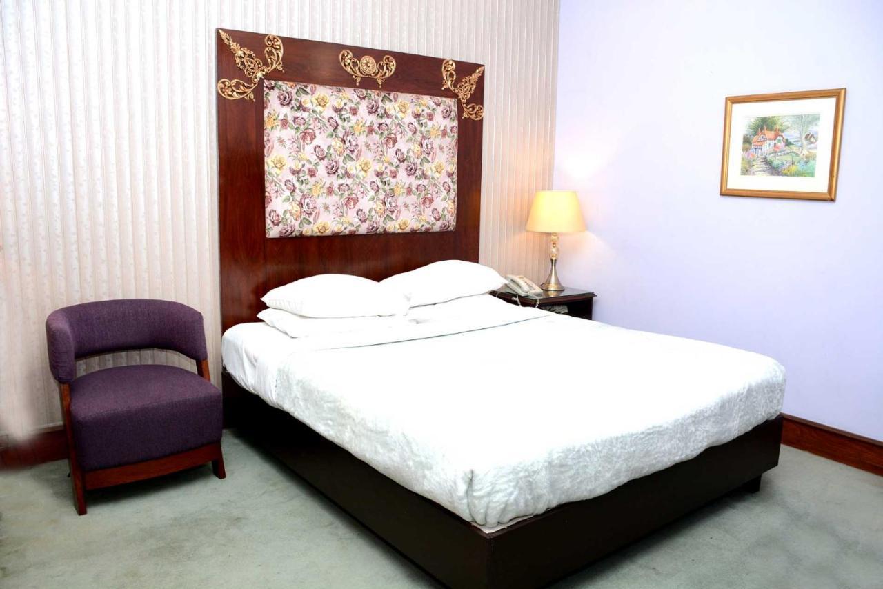 Regency Inn Hotel Lahore Exterior foto