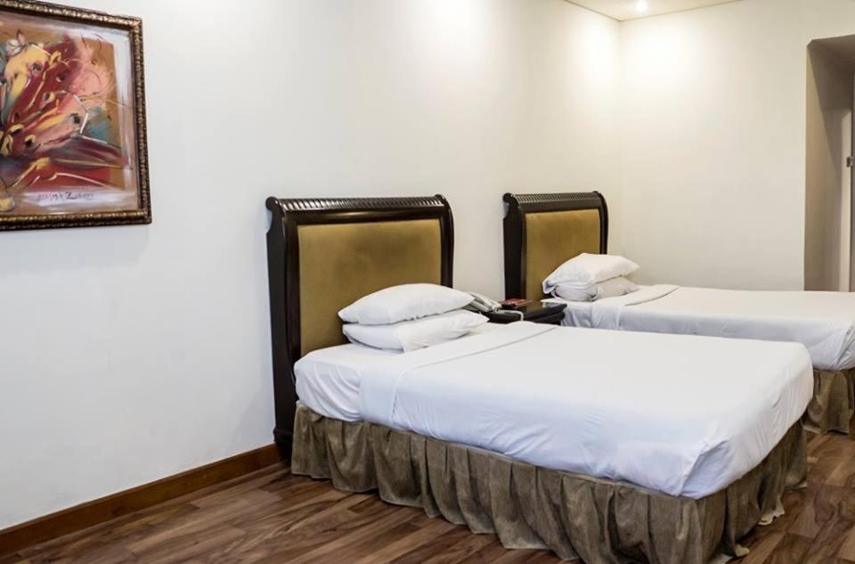 Regency Inn Hotel Lahore Exterior foto